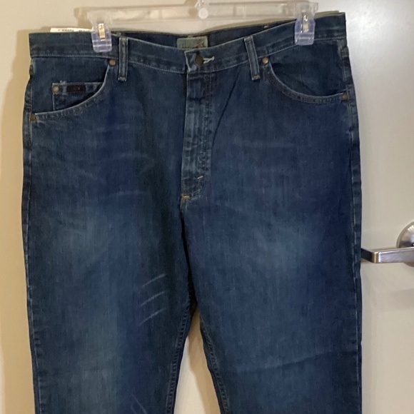 Men's Wrangler® 20X® 01 Competition 38X32 Relaxed Fit River Wash Jean 01MWXRW - Picture 1 of 14